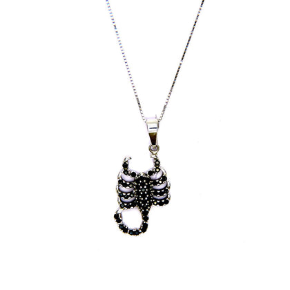 PEGASO GIOIELLI Collana da Donna in Oro Bianco 18kt (750) Catenina Veneta Pendente Scorpione con Zirconi Neri